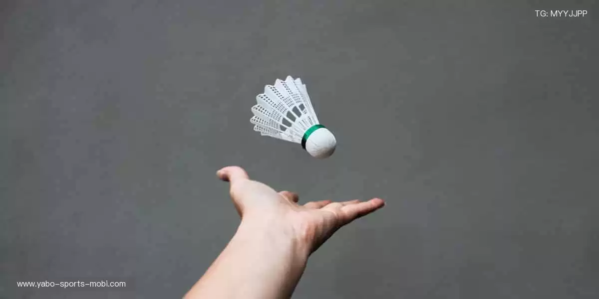 🎁独家周边来袭!限量款球星签名,让热爱触手可及🏅